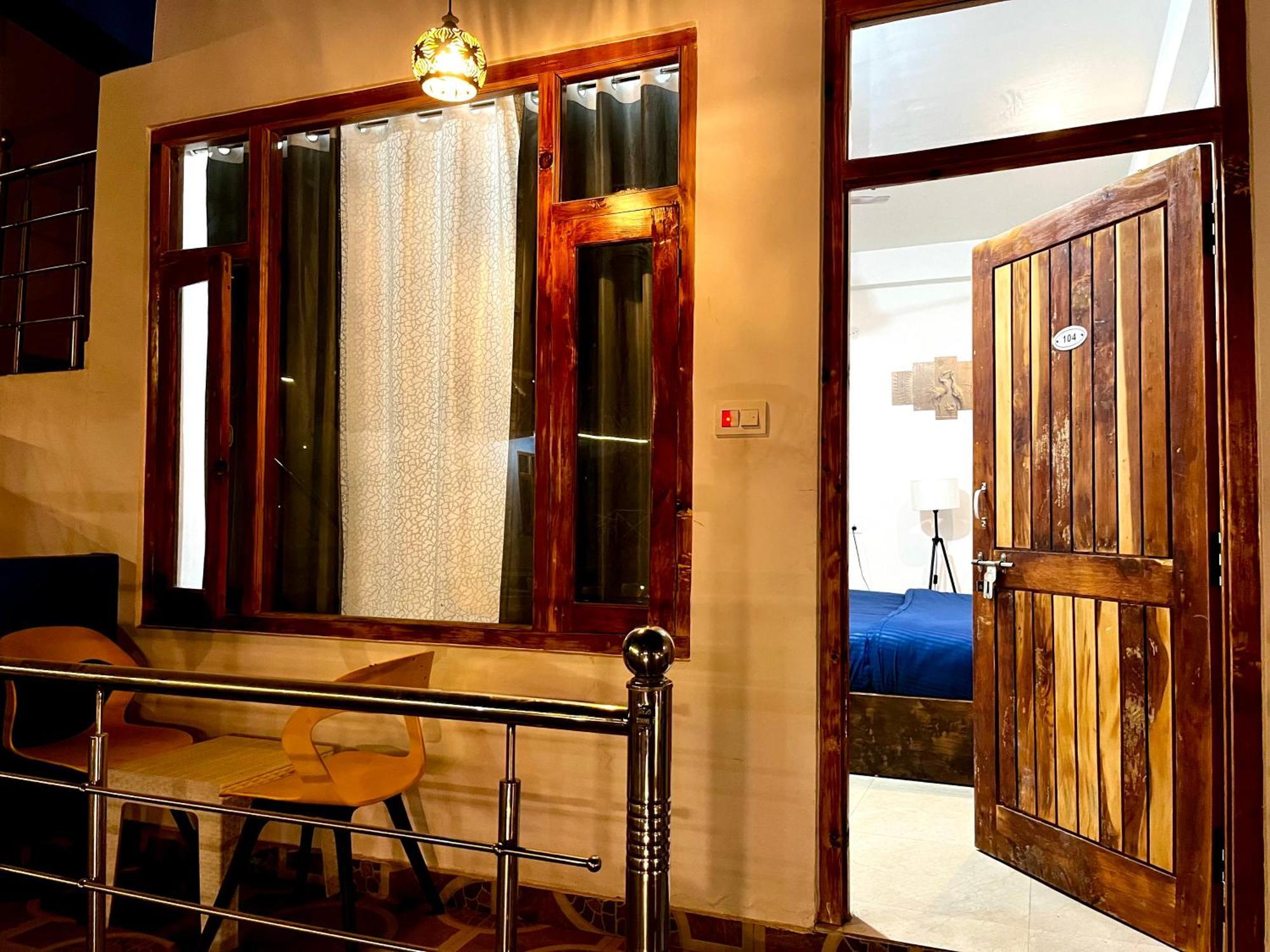 קאסול Hotel Adinova מראה חיצוני תמונה