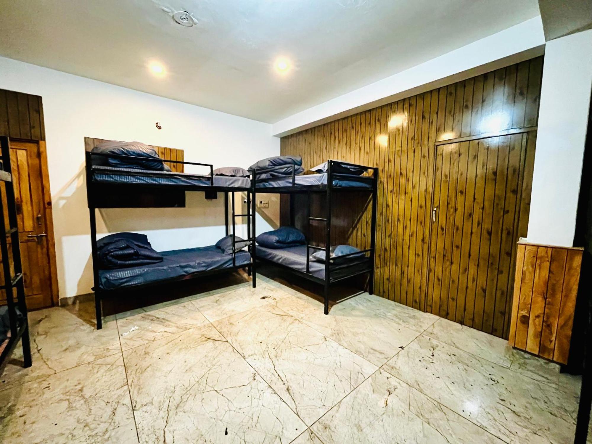 קאסול Hotel Adinova מראה חיצוני תמונה