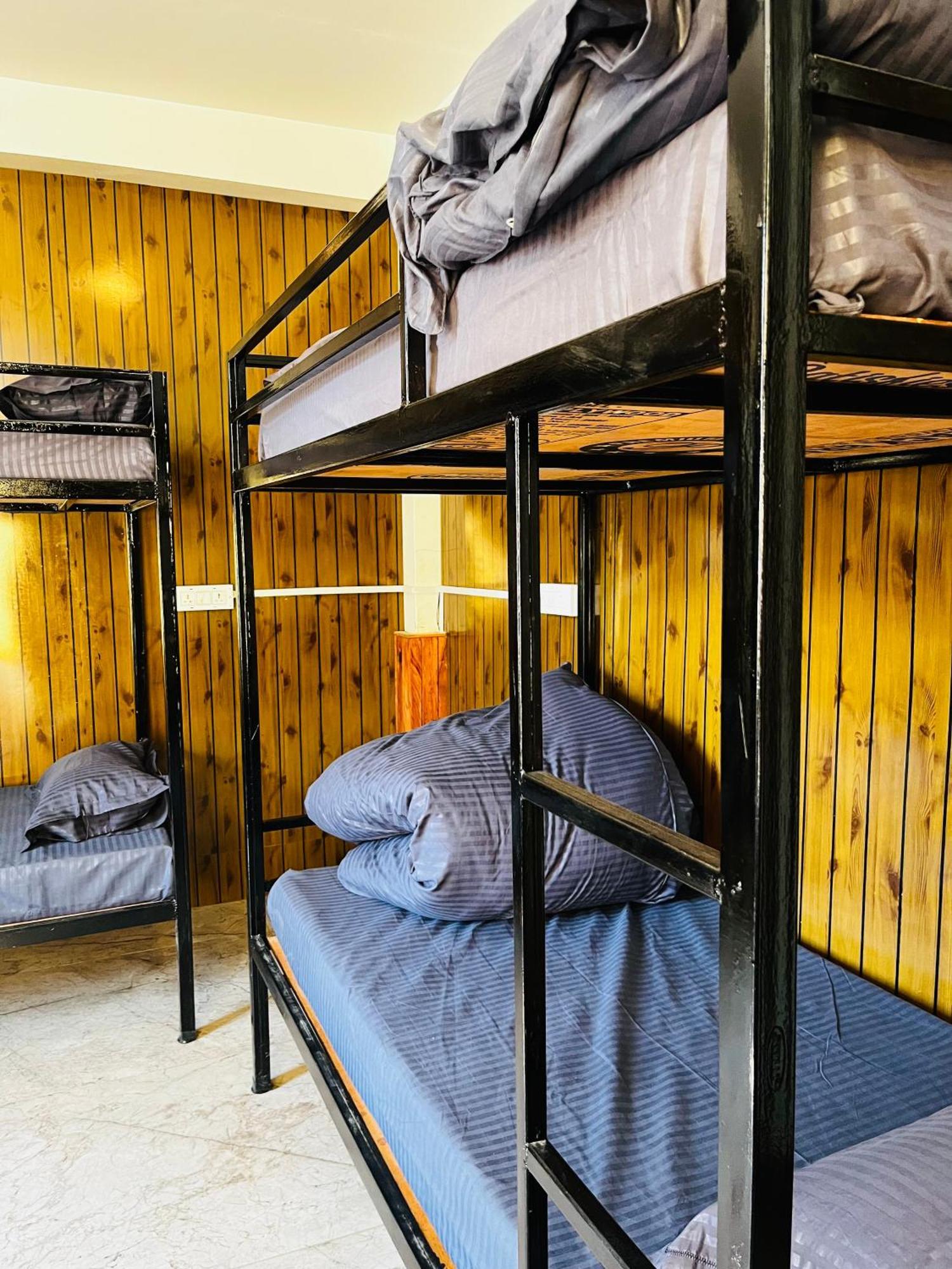 קאסול Hotel Adinova מראה חיצוני תמונה