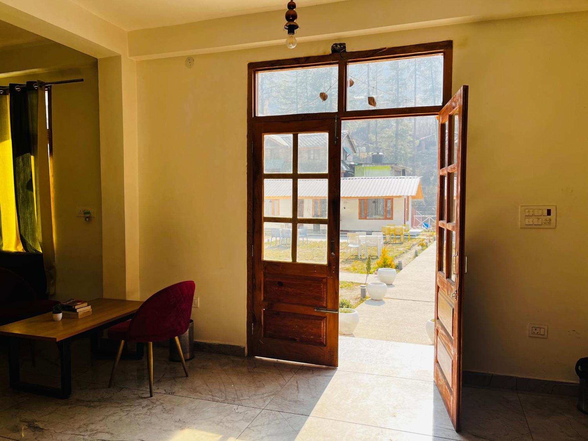 קאסול Hotel Adinova מראה חיצוני תמונה