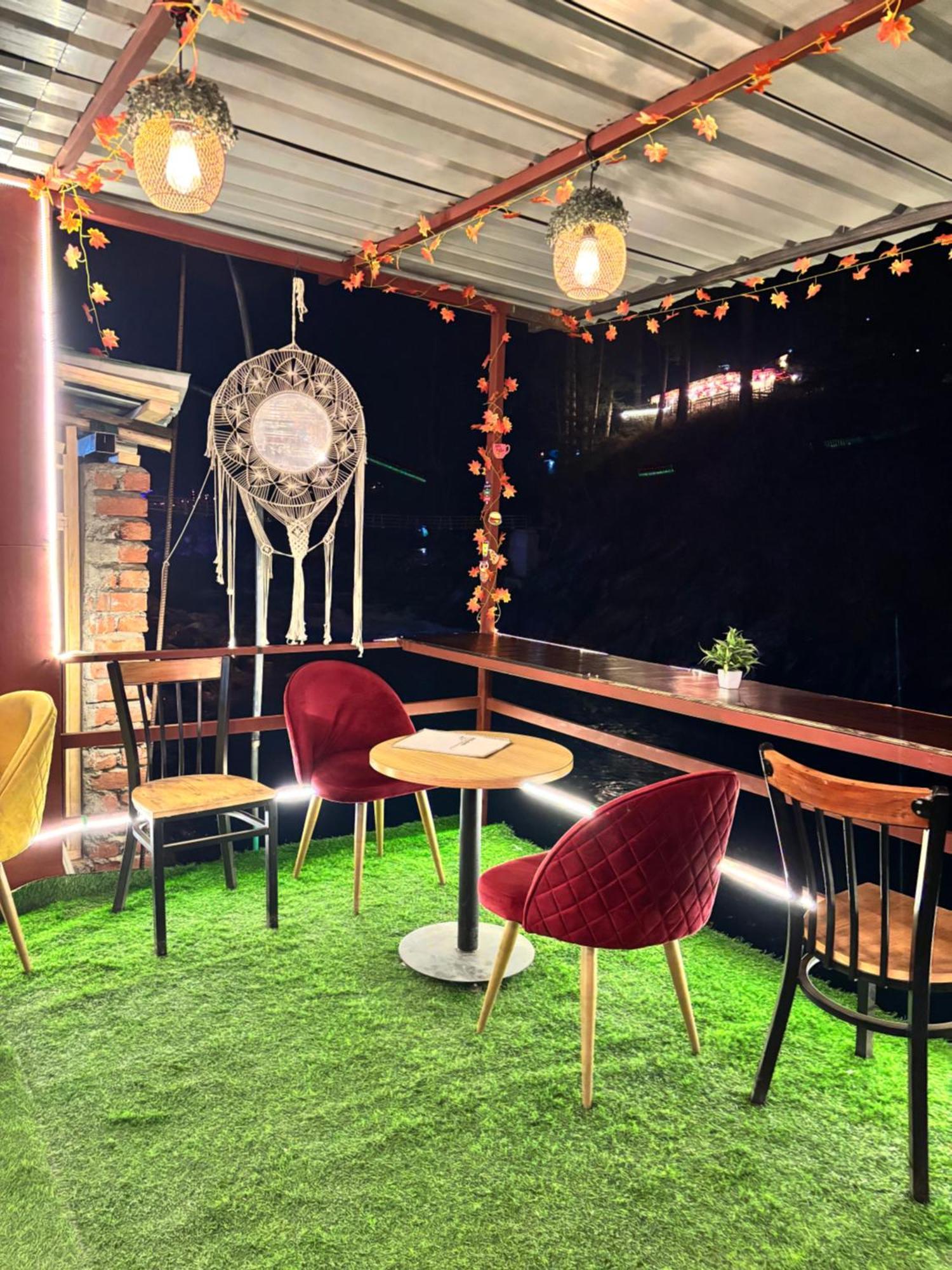 קאסול Hotel Adinova מראה חיצוני תמונה