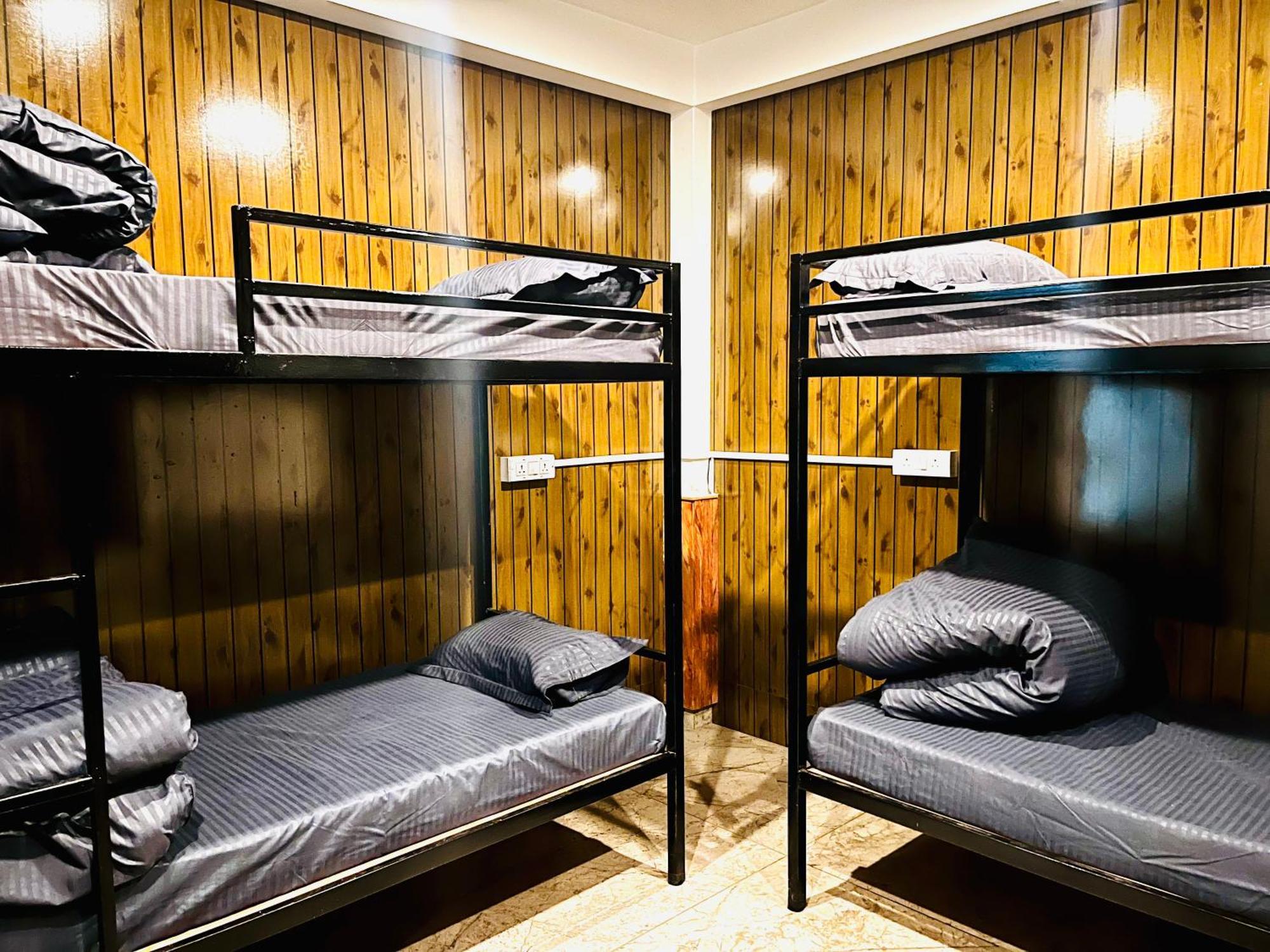 קאסול Hotel Adinova מראה חיצוני תמונה